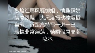 宾馆操朋友的熟女妈妈，喜欢叫老公但是有点放不开。这种熟女压在身下太爽了，骚逼里全部是水，连操她两次