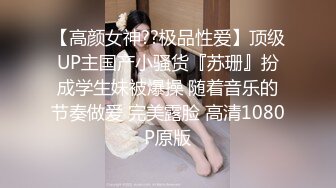 美妞吃鸡巴玩深喉