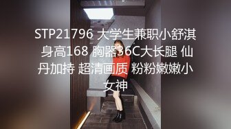 游乐场女厕全景偷拍女神级的小姐姐某游戏的代言人