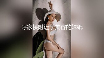  金发美女！漂亮纹身网红小姐姐！按住双手骑脸插嘴，跪在沙发后入，爆操美臀嫩穴