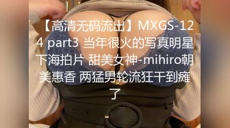 来两个妹子留一个手指扣逼，后入抽插正对脸拍摄抬腿侧入猛操