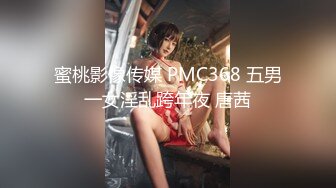   微胖丰满韵味少妇啪啪女上位无套操穴，半老徐娘很有味道，最后边打飞机一边深喉爆一嘴