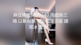 粉色制服可爱妹子  趴下给男友吃屌  没想到还不小呢 口活精湛有说有笑完美一个春宫图