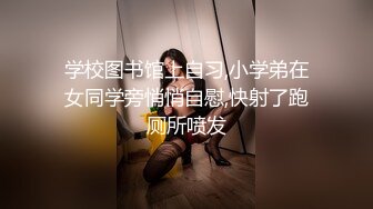 一群小年轻多对情侣直播做爱展示群P，前后夹击