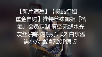 干了壹天活,下班到经常光顾的按摩店找老板娘啪啪,短发熟女主动跪下吃J8,壹插就叫